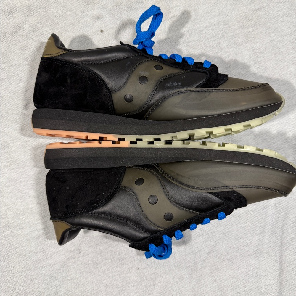 Saucony Men's Black and Olive Sneakers. No box